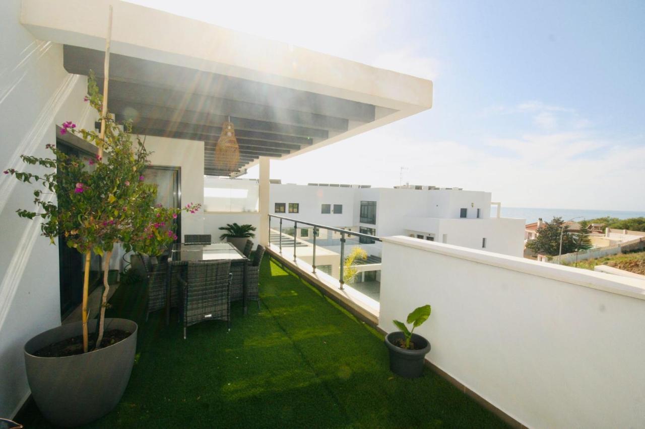 Апартаменты Atico Con Piscina, Golf, Vistas Al Mar Торре-де-Бенагальбон Экстерьер фото