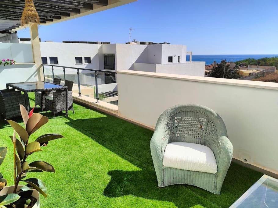 Апартаменты Atico Con Piscina, Golf, Vistas Al Mar Торре-де-Бенагальбон Экстерьер фото