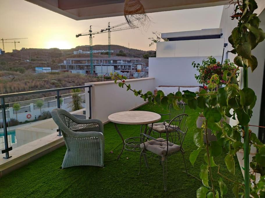 Апартаменты Atico Con Piscina, Golf, Vistas Al Mar Торре-де-Бенагальбон Экстерьер фото