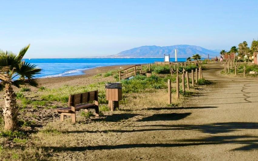 Апартаменты Atico Con Piscina, Golf, Vistas Al Mar Торре-де-Бенагальбон Экстерьер фото
